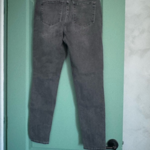Old Navy Women's Charcoal mid-rise jeans. Inseam 29”rise10” - Picture 3 of 7